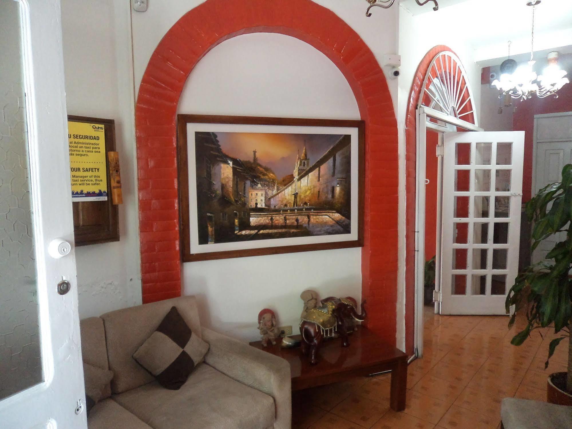 Hostal Imperial Quito Exterior foto