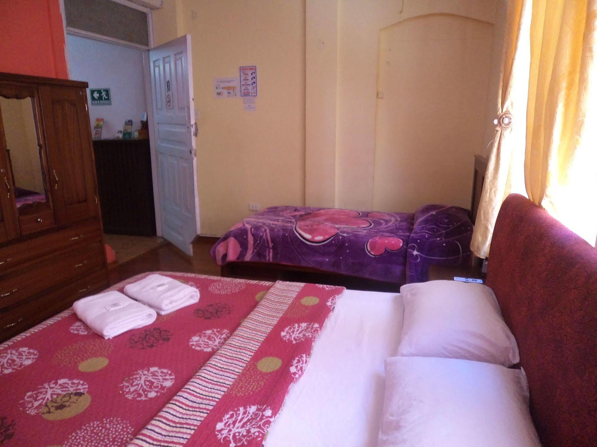 Hostal Imperial Quito Exterior foto